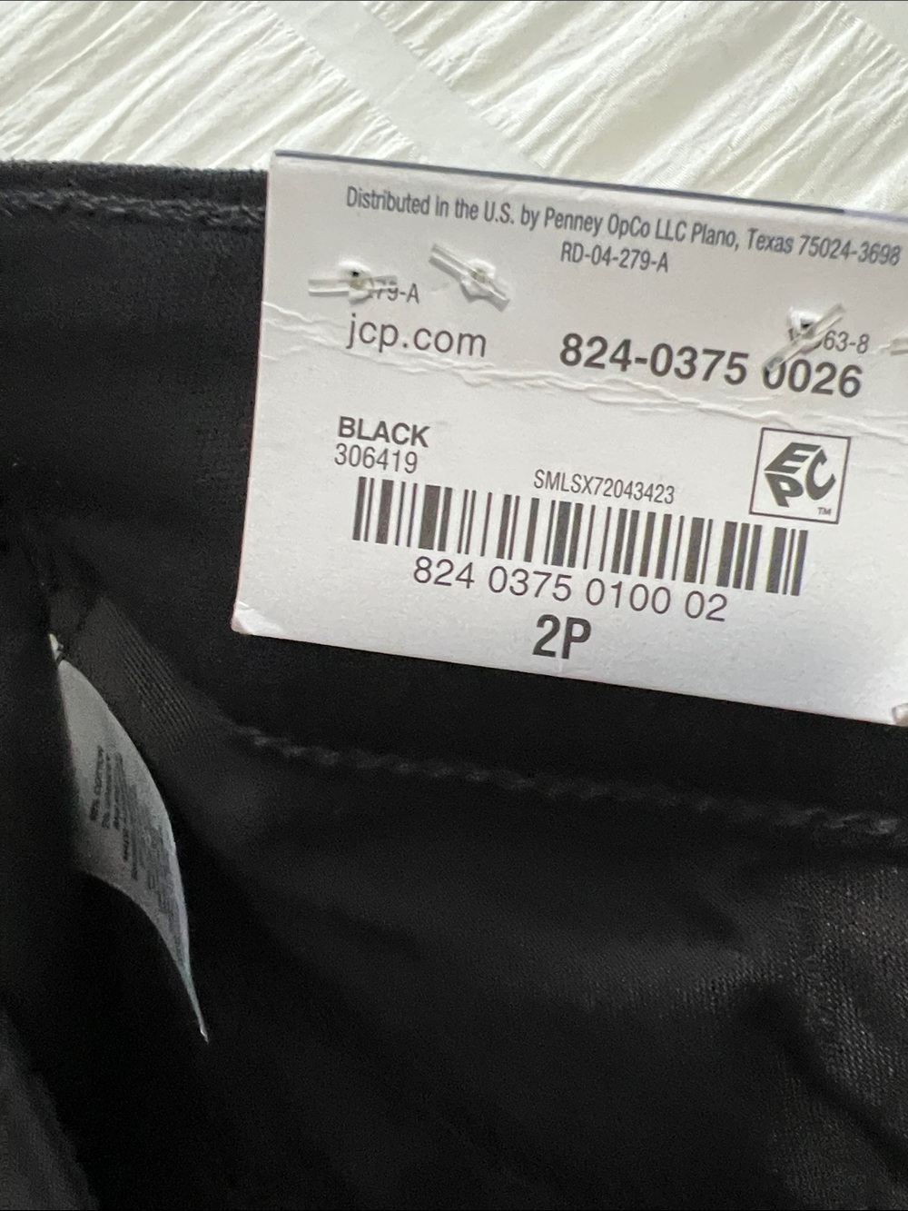 St. John's Bay Black Petite Capri Pants - Picture 7 of 8